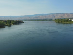 Crossing over the Columbia RIver on the trail 