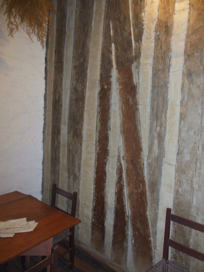 Vertical log construction