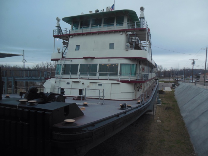 MV Mississippi IV at Lower Mississippi River Museum