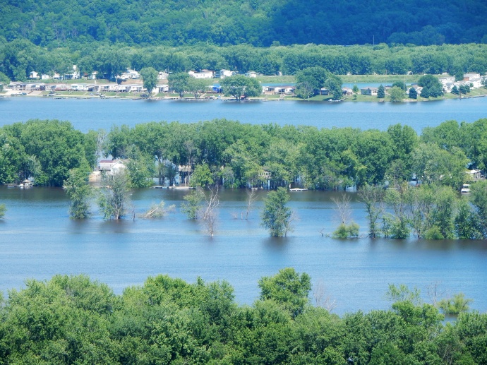 View of river and vacation homes along Mississippi