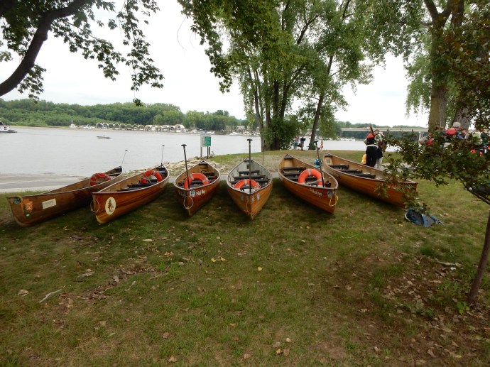 The  canoes 