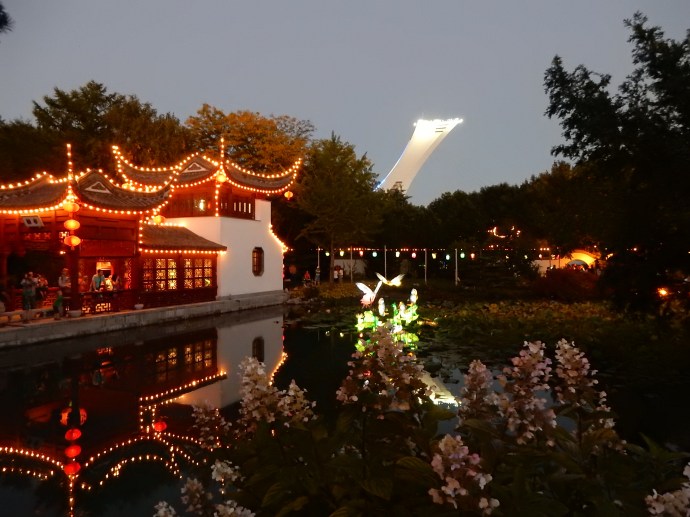 Montreal Botanical Gardens: Chinese Garden at sunset