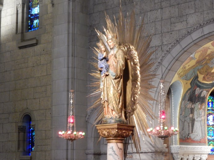 Statue of Sainte Anne
