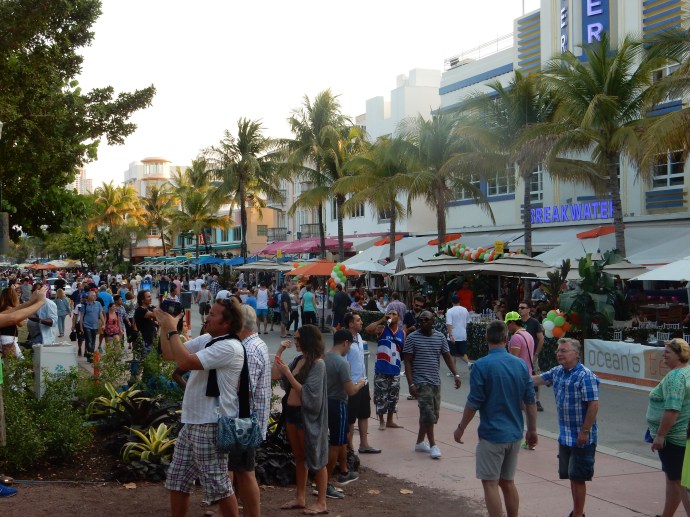 Ocean Drive street scene