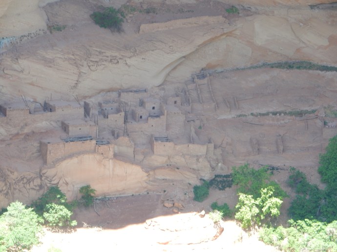 Betatakin cliff dwelling at Navajo National Monument